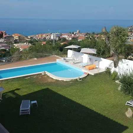 Borgo Panoramico N 5 * Tropea